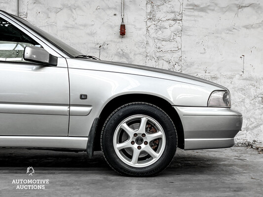 Volvo S70 2.0 5 cylinder 126hp 1998, T-277-BD