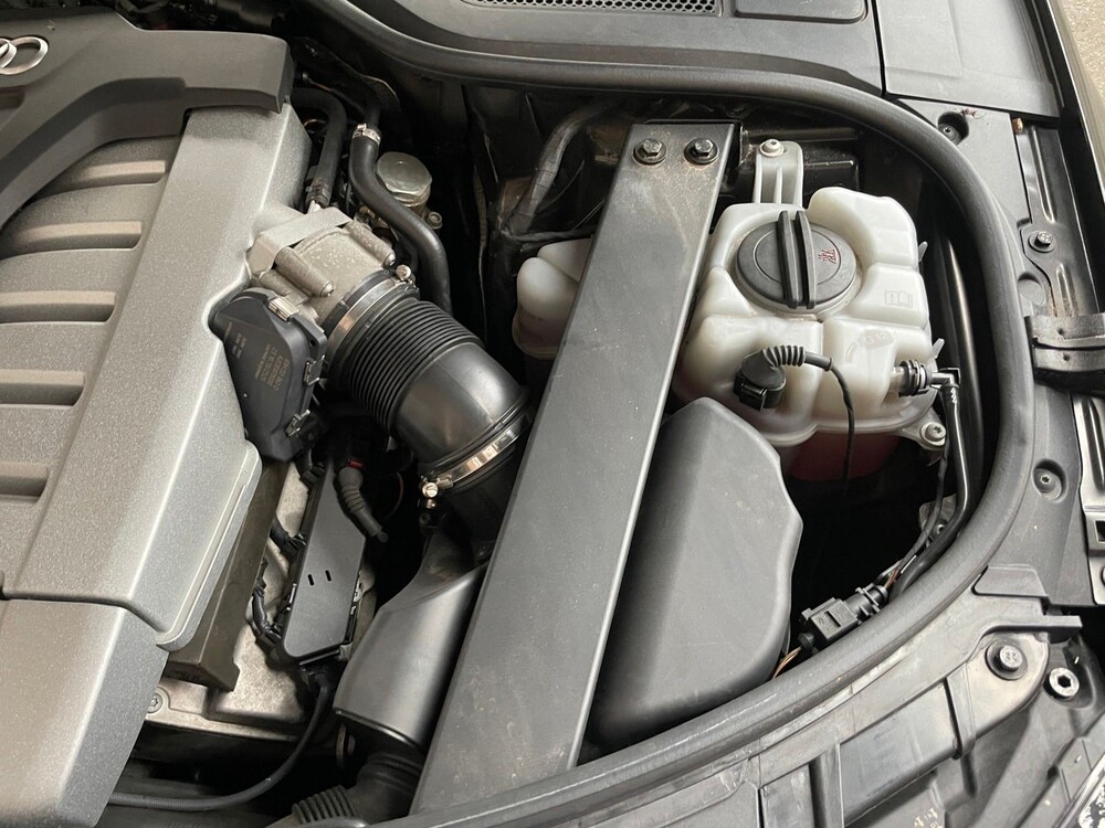 Audi A8 Lang W12 6.3 FSI Quattro Pro Line+ A8L 2014, SR-008-V