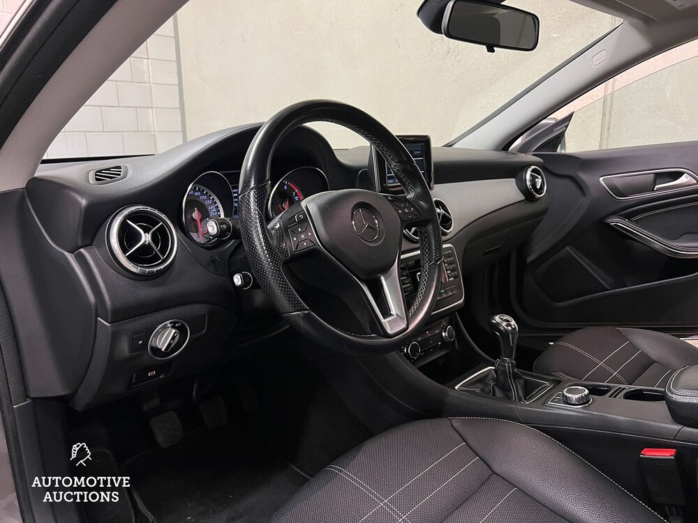 Mercedes-Benz CLA180 Ambition 122PS 2013 CLA-Klasse -Orig. NL-, 7-SNK-32