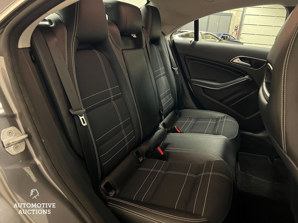 Mercedes-Benz CLA180 Ambition 122PS 2013 CLA-Klasse -Orig. NL-, 7-SNK-32