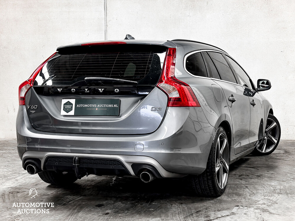 Volvo V60 2.0 D3 R-Design 150PS 2016, XR-726-J