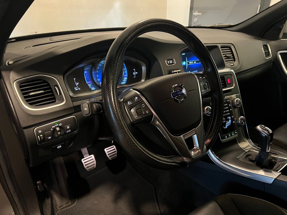 Volvo V60 2.0 D3 R-Design 150PS 2016, XR-726-J