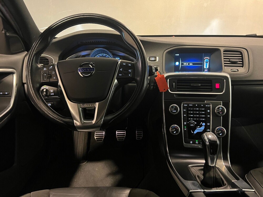 Volvo V60 2.0 D3 R-Design 150PS 2016, XR-726-J