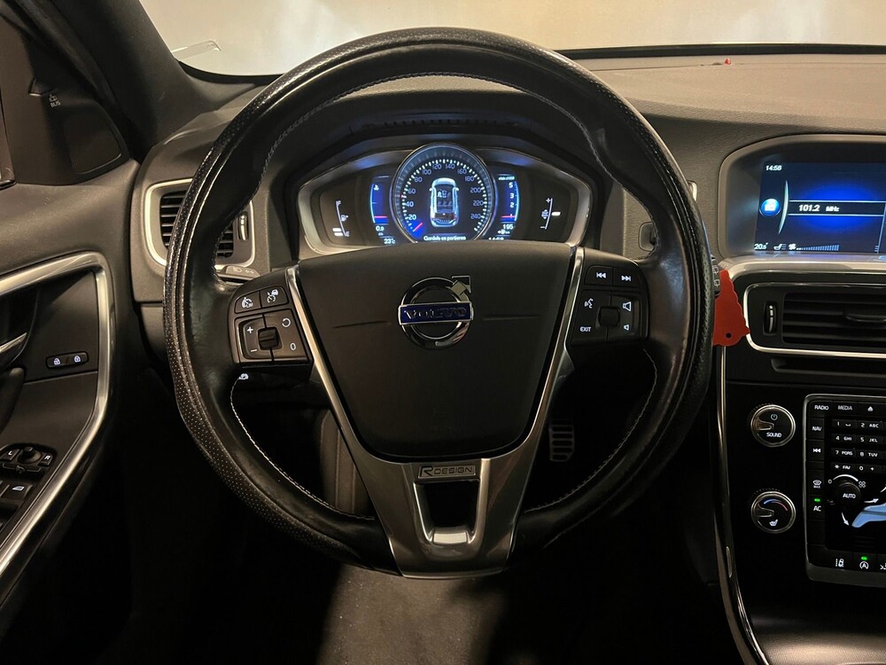 Volvo V60 2.0 D3 R-Design 150PS 2016, XR-726-J