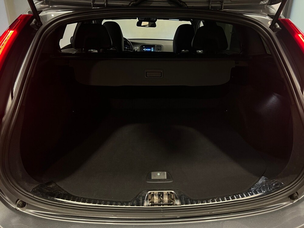 Volvo V60 2.0 D3 R-Design 150PS 2016, XR-726-J