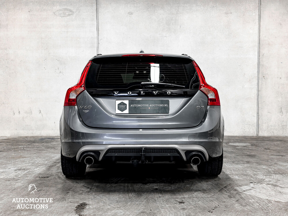Volvo V60 2.0 D3 R-Design 150PS 2016, XR-726-J