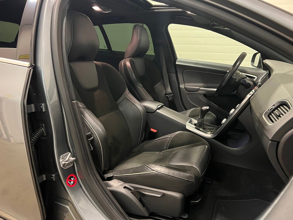 Volvo V60 2.0 D3 R-Design 150PS 2016, XR-726-J