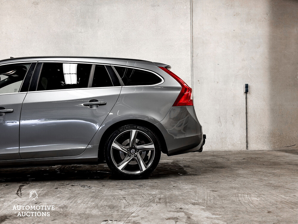 Volvo V60 2.0 D3 R-Design 150PS 2016, XR-726-J