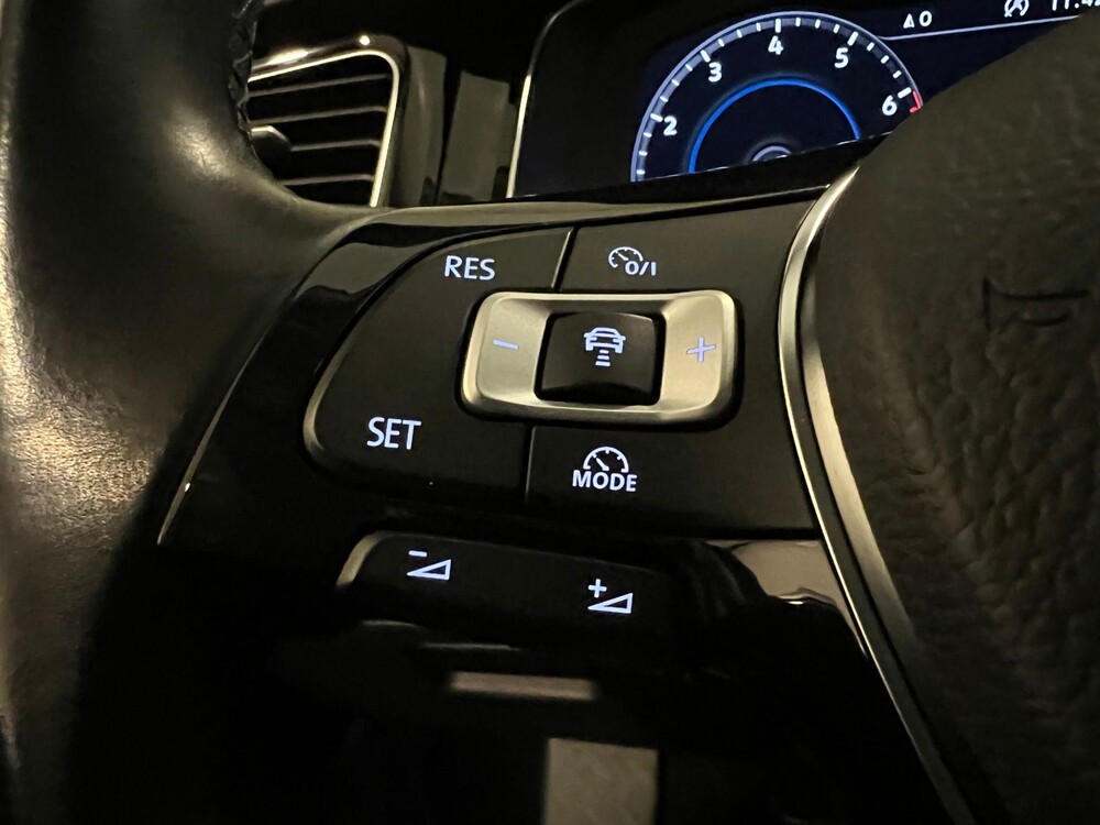 Volkswagen Golf Variant 1.4 TSI Highline Business R 150hp 2018, SP-298-B