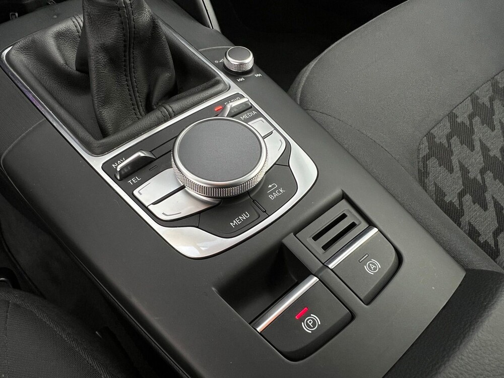 Audi A3 Sportback 1.6 TDI Ultra Edition 110PS 2013 -Orig. GB-, 9-TBL-15