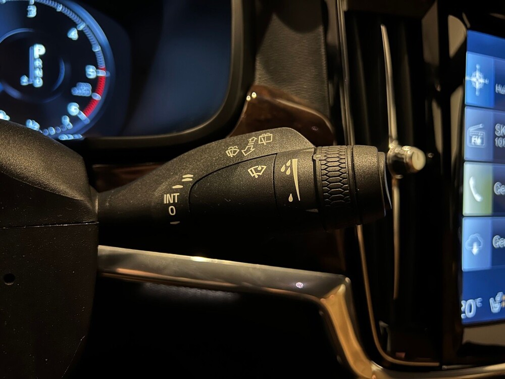 Volvo V90 2.0 D4 Momentum 190PS 2017 -Orig. NL-, NB-007-J