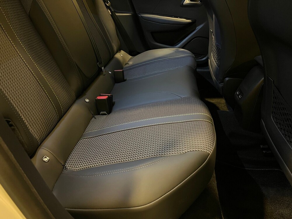 Peugeot e-208 EV GT Pack 50 kWh 136PS 2022, T-517-PX -Herstellergarantie-