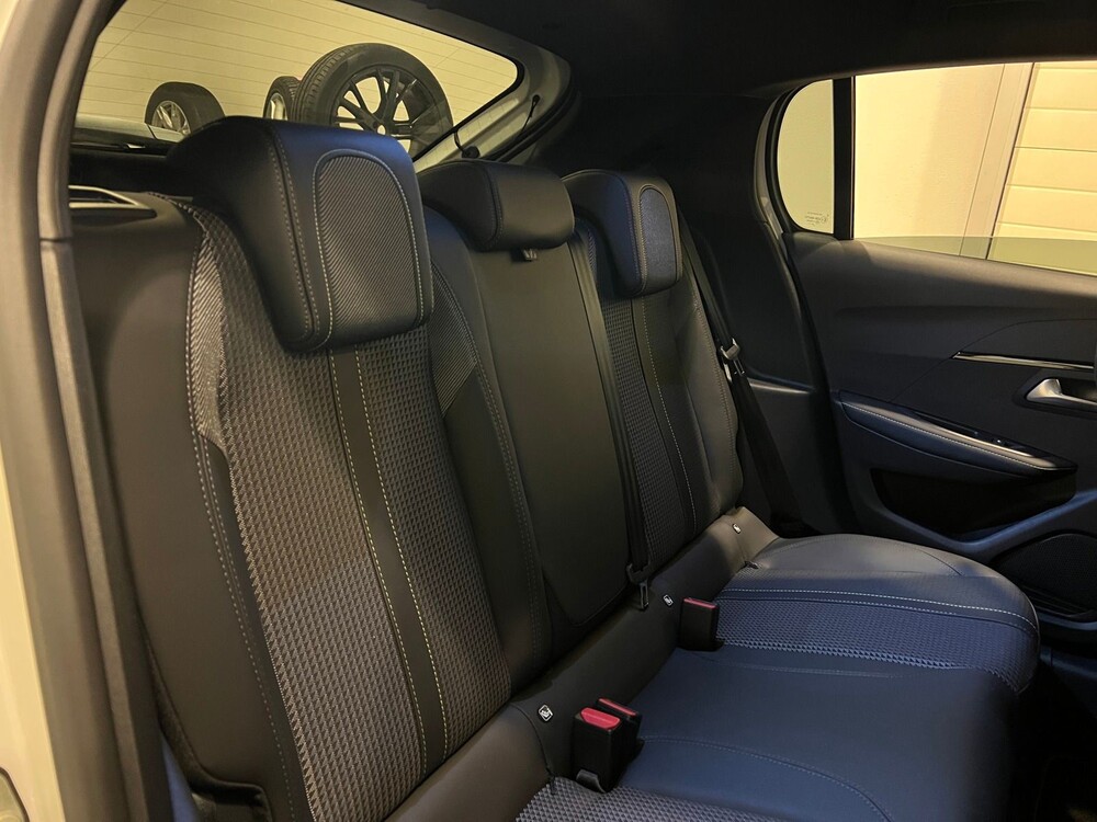 Peugeot e-208 EV GT Pack 50 kWh 136PS 2022, T-517-PX -Herstellergarantie-