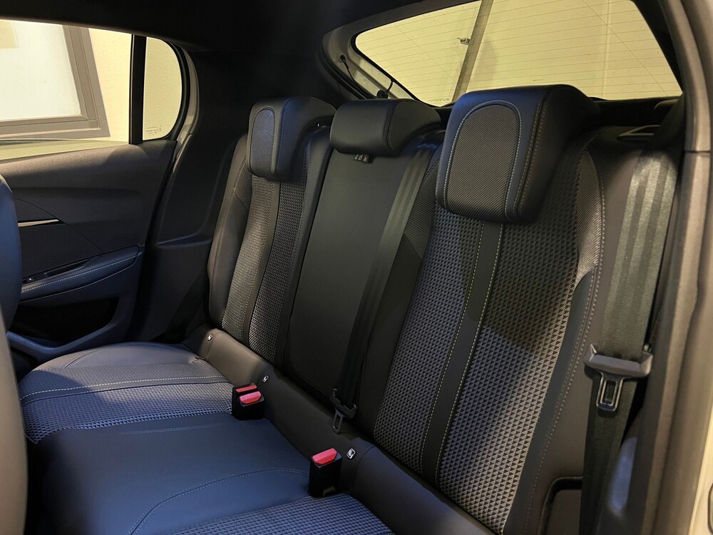 Peugeot e-208 EV GT Pack 50 kWh 136PS 2022, T-517-PX -Herstellergarantie-