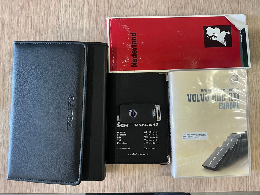 Volvo XC70 D5 Ocean Race 215PS 2011 -Orig. GB-, 87-SHD-3-KARTON