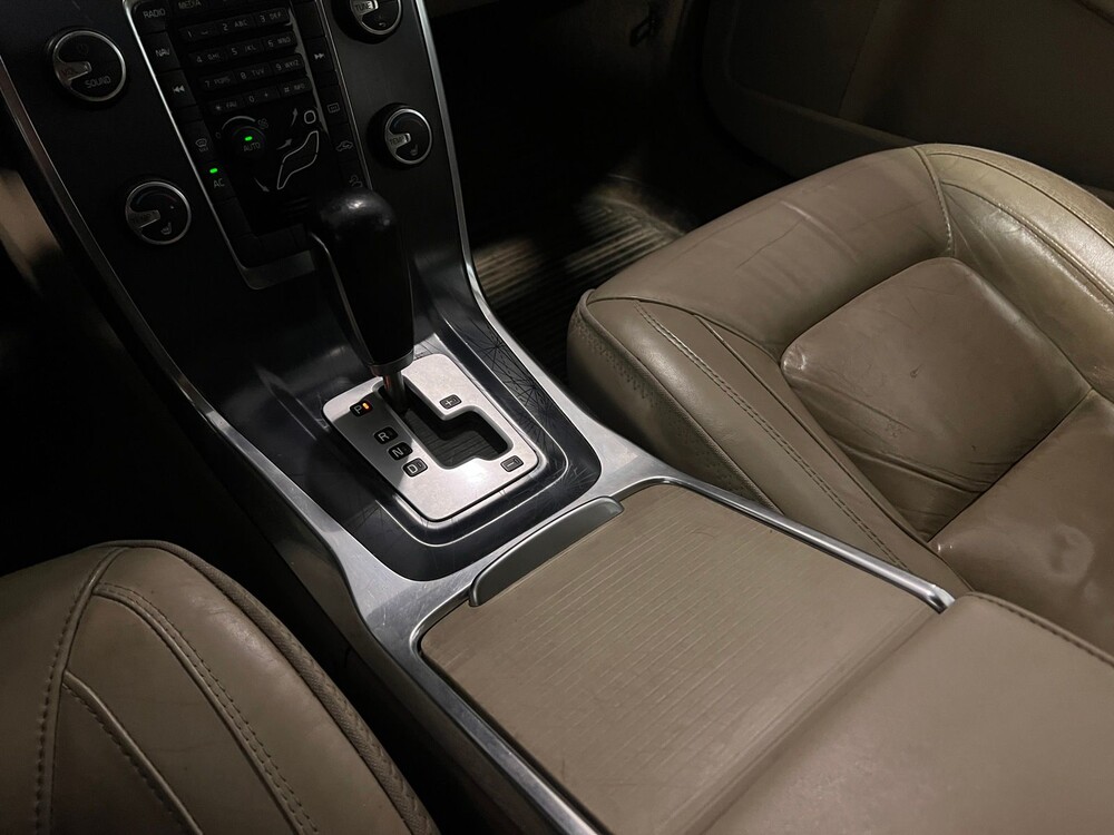 Volvo XC70 D5 Ocean Race 215PS 2011 -Orig. GB-, 87-SHD-3-KARTON