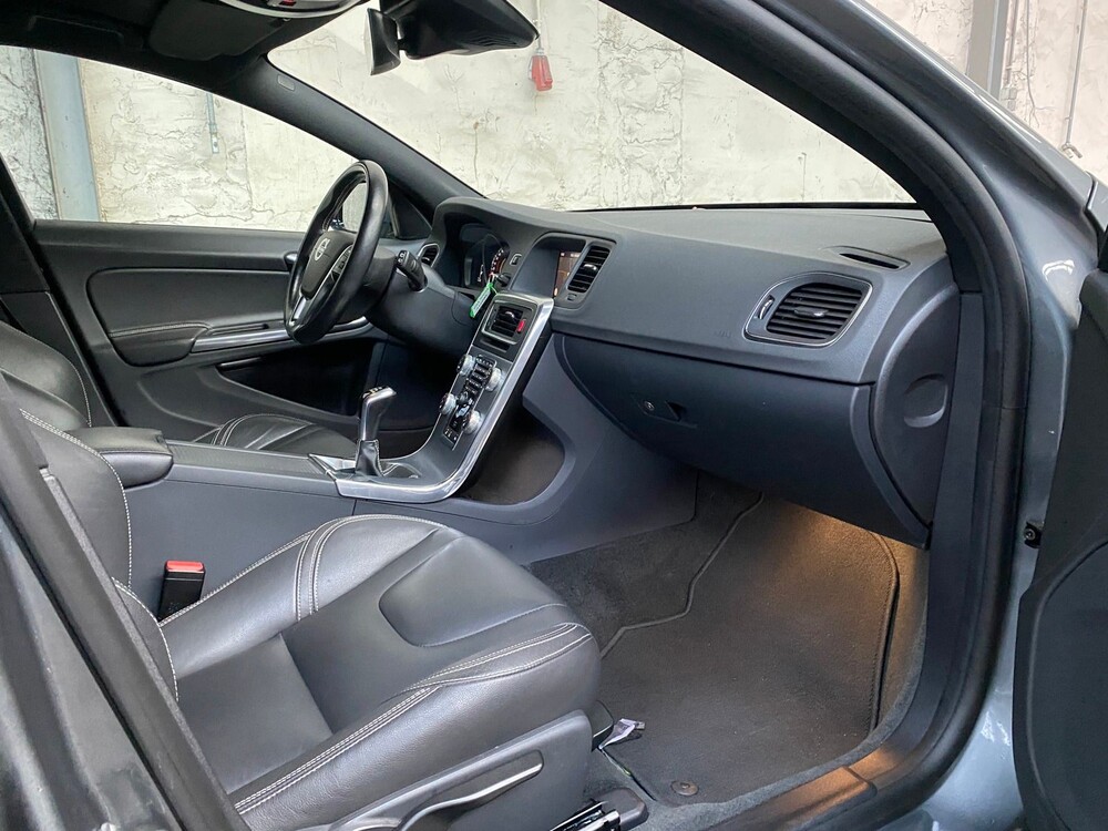 Volvo V60 2.0 D2 Polar+ Dynamic 120PS 2018 -Orig. NL-, SB-091-V