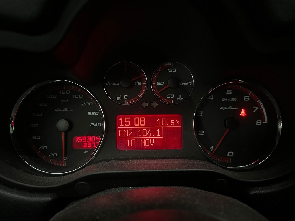 Alfa Romeo 147 1.6 TS Blackline II 105hp 2007 -Orig. NL- 60-XR-ZN