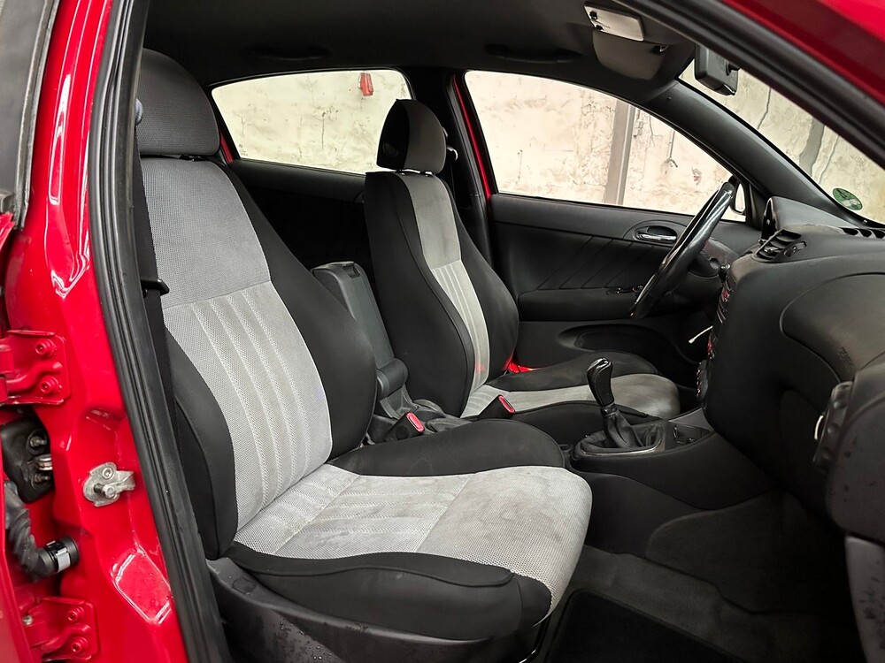 Alfa Romeo 147 1.6 TS Blackline II 105hp 2007 -Orig. NL- 60-XR-ZN