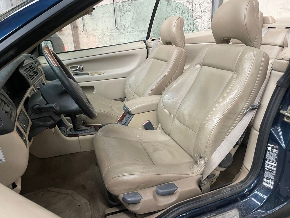 Volvo C70 Convertible 2.3 T5 Luxury 239hp 2000, 51-RJ-BZ