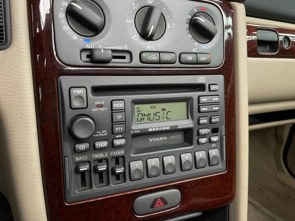 Volvo C70 Convertible 2.3 T5 Luxury 239hp 2000, 51-RJ-BZ