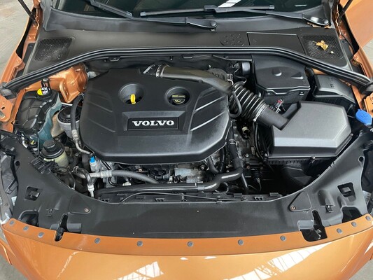 Volvo S60 2.0 T5 Summum 241pk 2012, X-014-FR
