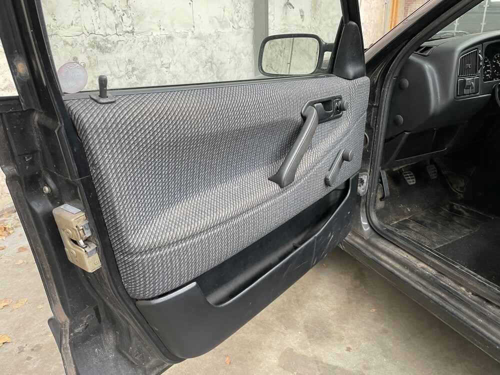 Volkswagen Passat 1.8 CL 90PS 1991 -Orig. NL-, ZJ-05-XG