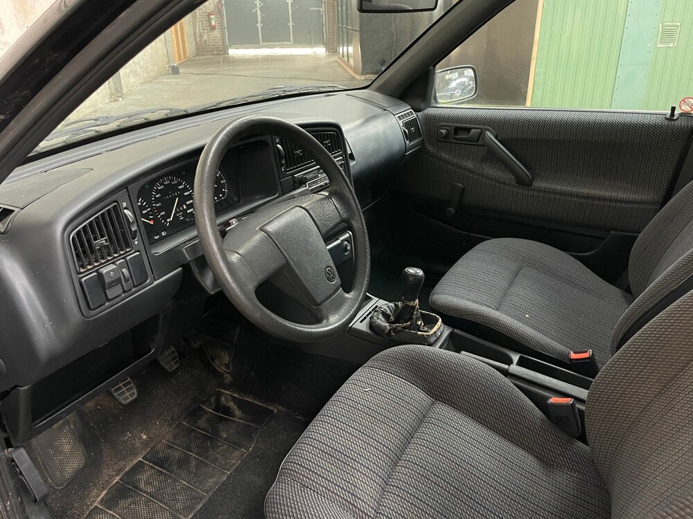 Volkswagen Passat 1.8 CL 90PS 1991 -Orig. NL-, ZJ-05-XG