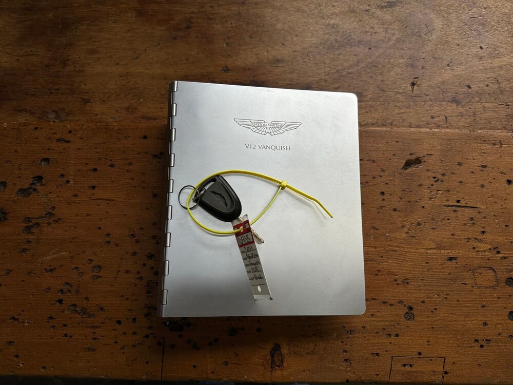 Aston Martin Vanquish 5.3 V12 460PS 2004 -Youngtimer-