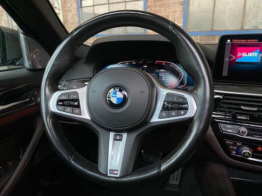 BMW 520i M-Performance M-Sport High Executive Edition -Facelift- 184hp 2020 -Orig. NL-5 Series, J-372-ZJ