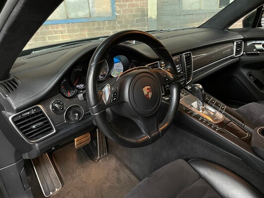 Porsche Panamera GTS 4.8 V8 Sport-Chrono 441PS 2014, G-250-RV