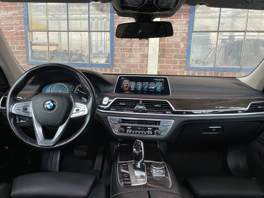 BMW 750Li High Executive 449PS 2016 7er, PL-586-X