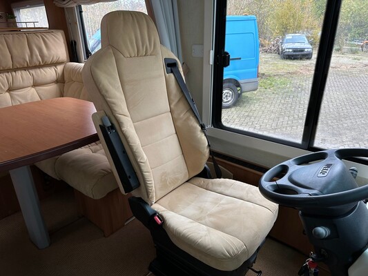 Iveco Concorde Carver 771L Kampeerwagen 177pk 2009