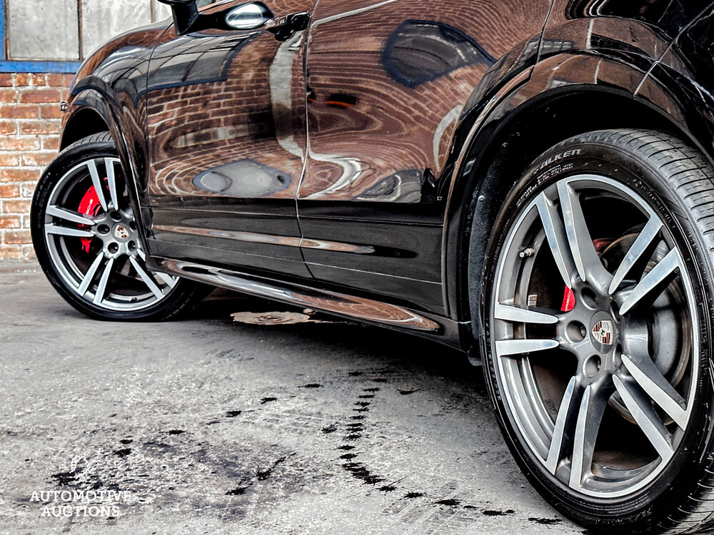 Porsche Cayenne Turbo 4.8 V8 500PS 2012