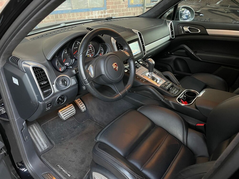 Porsche Cayenne Turbo 4.8 V8 500PS 2012