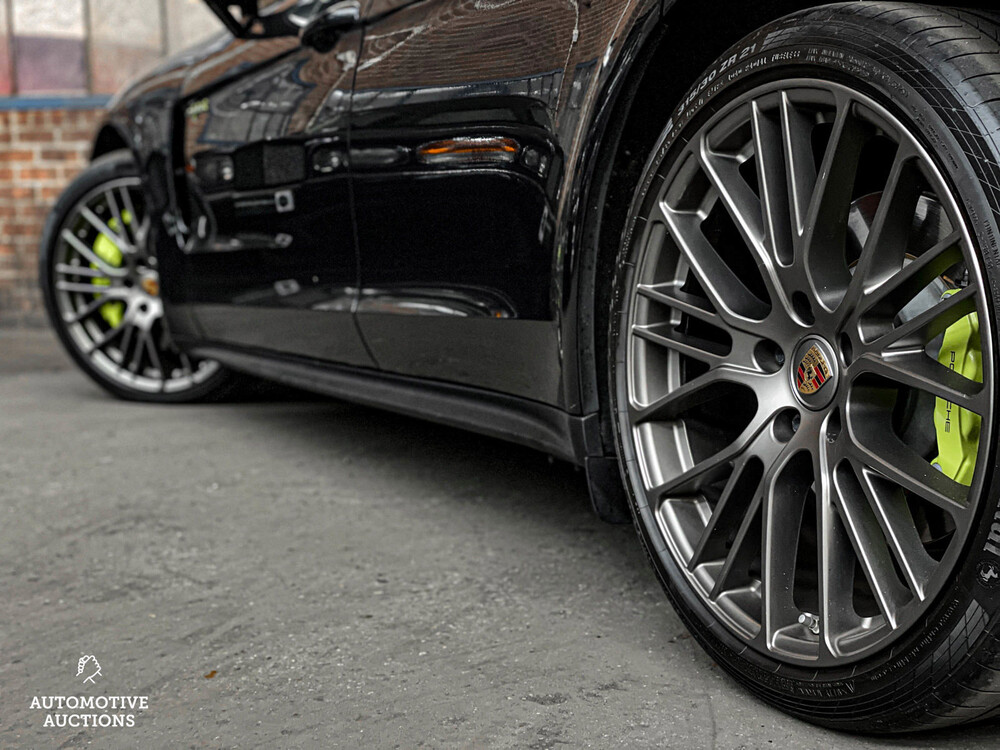 Porsche Panamera Sport Turismo 4 E-Hybrid Sport-Chrono 2.9 V6 -FACELIFT- Platinum Edition 462PS 2021, N-329-PS