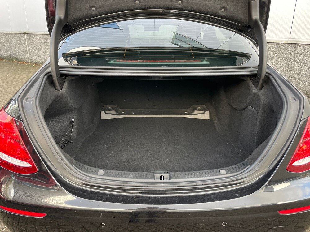 Mercedes-Benz E200 Premium Plus 184hp 2017 E-class, R-862-JR