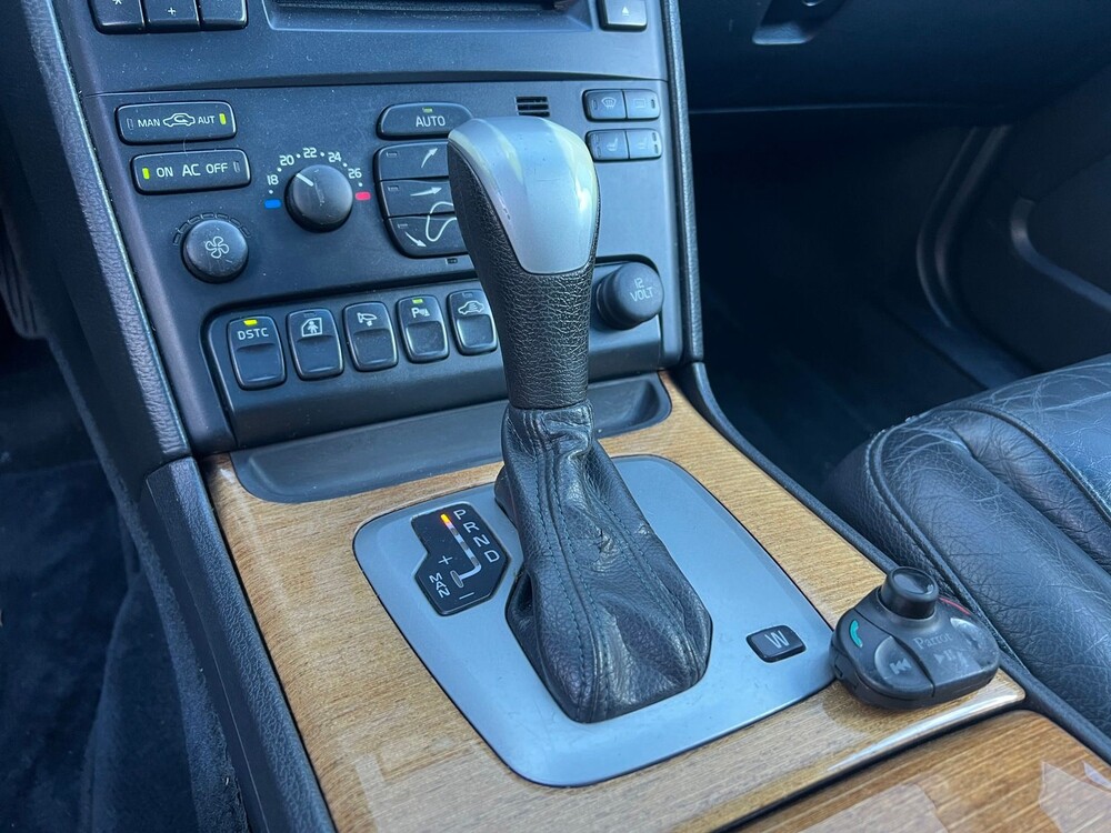 Volvo XC90 4.4 V8 Executive 315hp 2005, X-252-GV -Youngtimer-