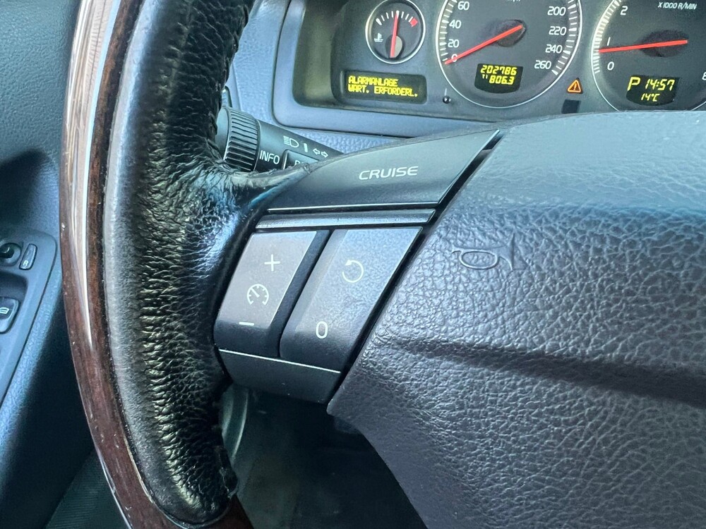 Volvo XC90 4.4 V8 Executive 315hp 2005, X-252-GV -Youngtimer-