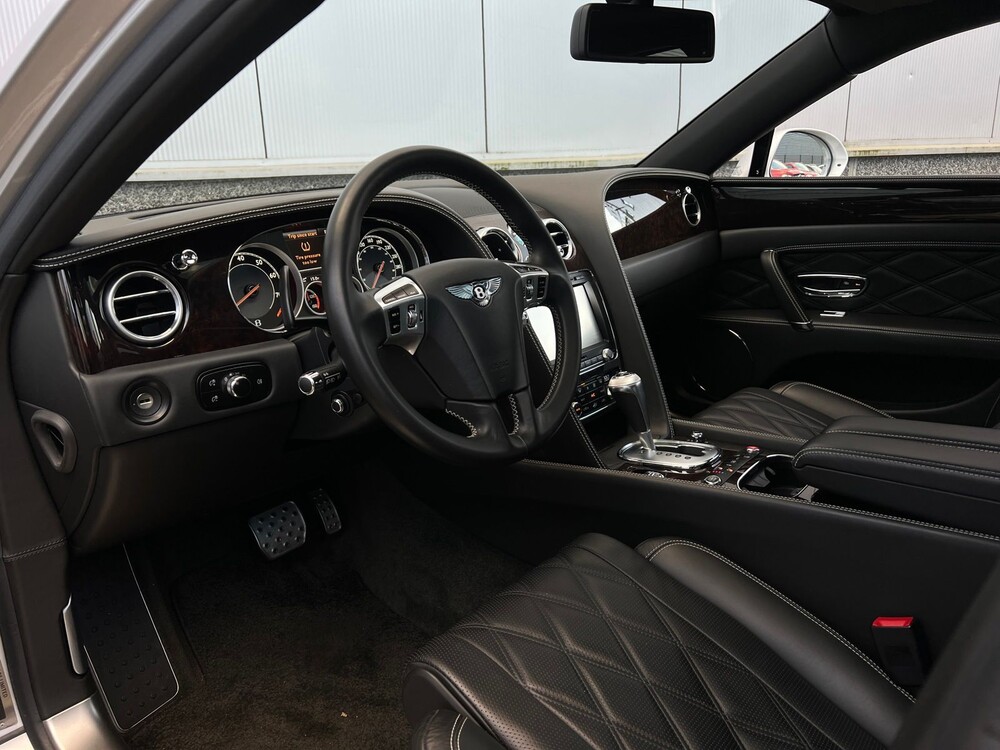 Bentley Flying Spur 4.0 V8 507pk 2015 -Orig. NL-, 5-ZHF-06