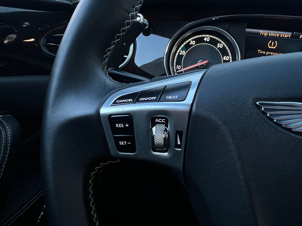 Bentley Flying Spur 4.0 V8 507pk 2015 -Orig. NL-, 5-ZHF-06