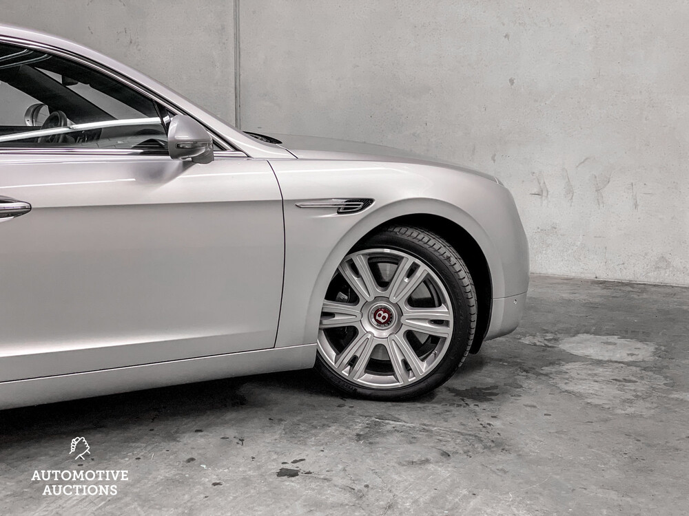 Bentley Flying Spur 4.0 V8 507pk 2015 -Orig. NL-, 5-ZHF-06