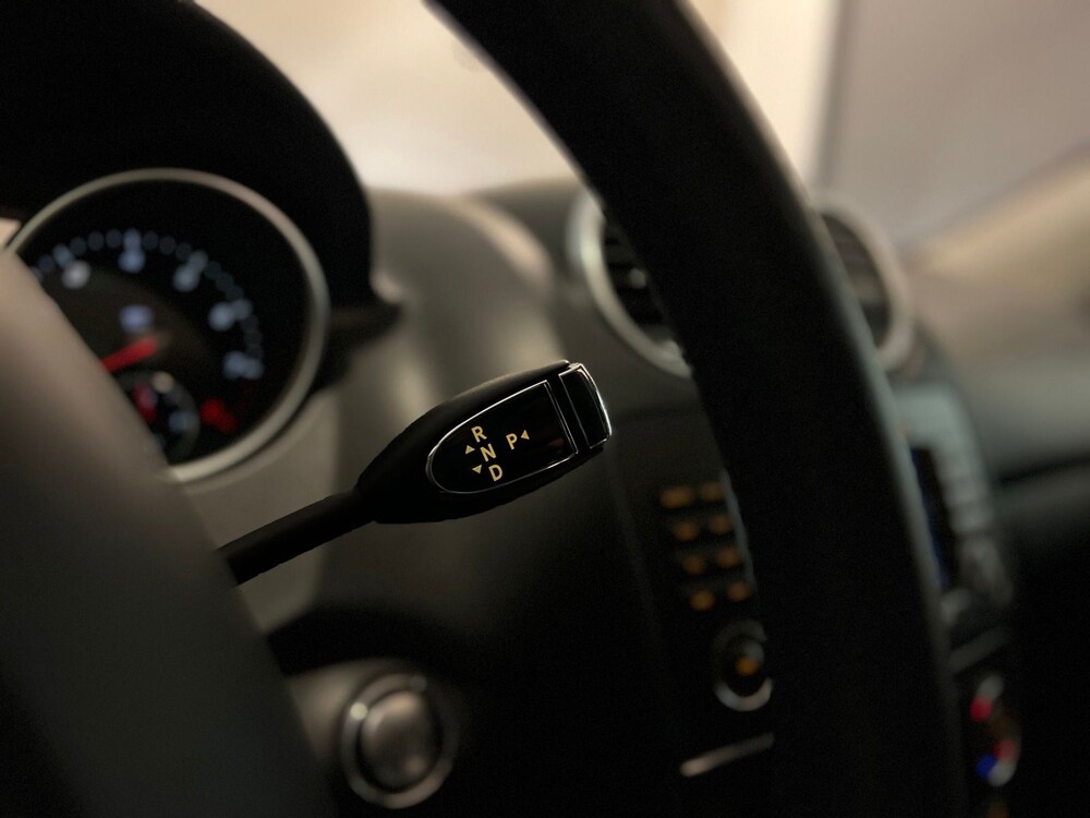 Mercedes-Benz ML63 AMG 6.2 V8 510hp 2006, R-677-XX -YOUNGTIMER-