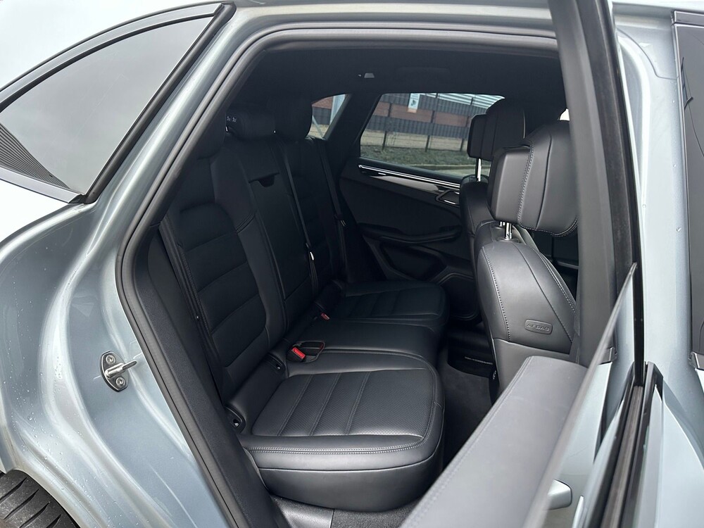 Porsche Macan S 3.0 V6 Sport-Chrono 354hp NEW-MODEL 2019, H-431-SR