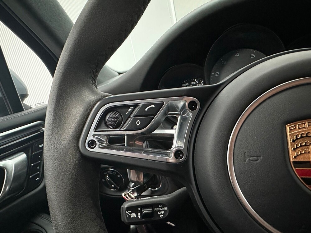 Porsche Macan S 3.0 V6 Sport-Chrono 354hp NEW-MODEL 2019, H-431-SR