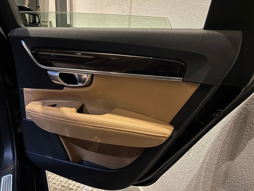 Volvo V90 2.0 D4 Momentum 190hp 2017 -Orig. NL-, NB-007-J