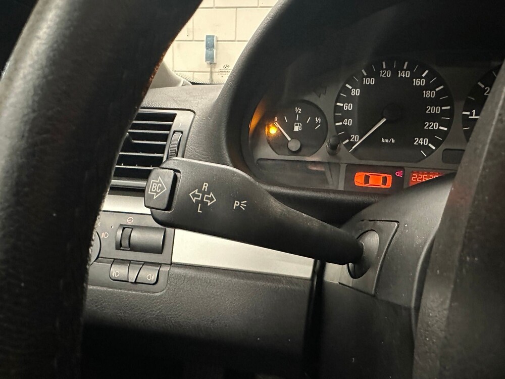 BMW 318i Special Executive 3-Series 143hp 2003, 84-TTS-6