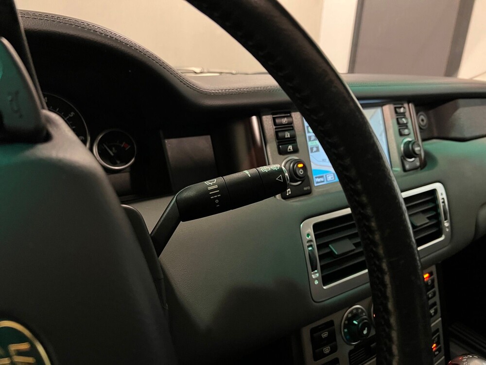 Land Rover Range Rover 4.4 V8 Vogue 286pk 2004 -Orig. NL-, 32-PP-PL -YOUNGTIMER-