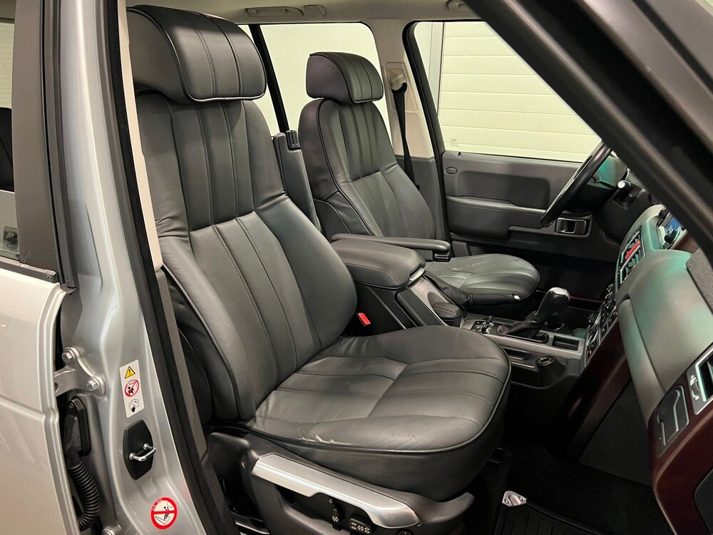 Land Rover Range Rover 4.4 V8 Vogue 286pk 2004 -Orig. NL-, 32-PP-PL -YOUNGTIMER-