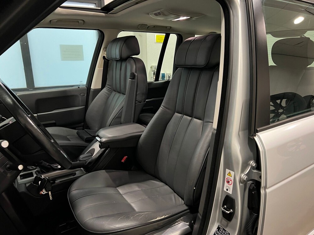 Land Rover Range Rover 4.4 V8 Vogue 286pk 2004 -Orig. NL-, 32-PP-PL -YOUNGTIMER-